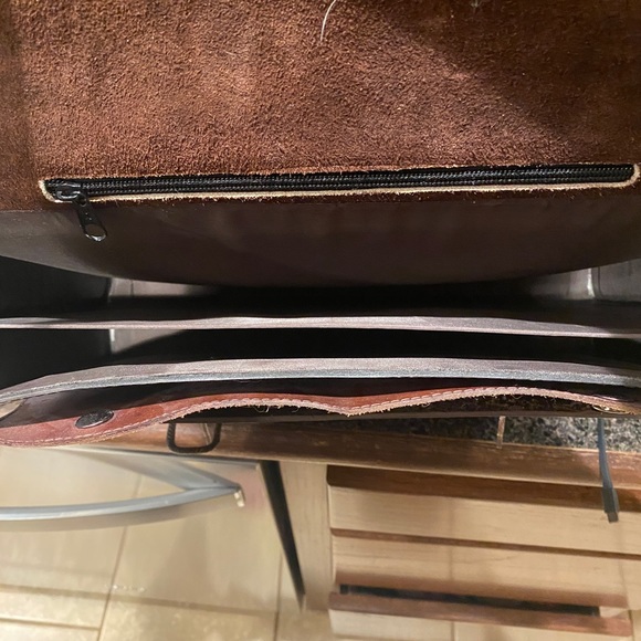 Chilean Handmade Leather Satchel Messenger Bag - Picture 7 of 8